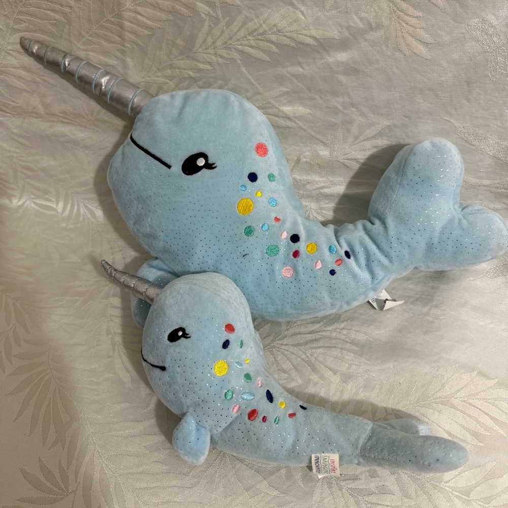 Narwhal mother and baby plush whale - ABC Bakers, girl scouts great cond.